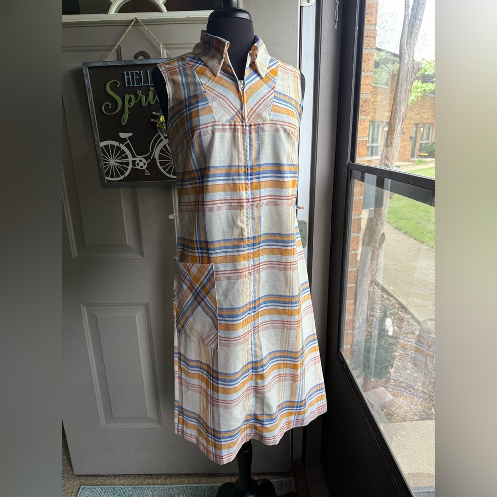 Vintage 70s Komar Leisurely Living sleeveless plaid zip shift dress, size small